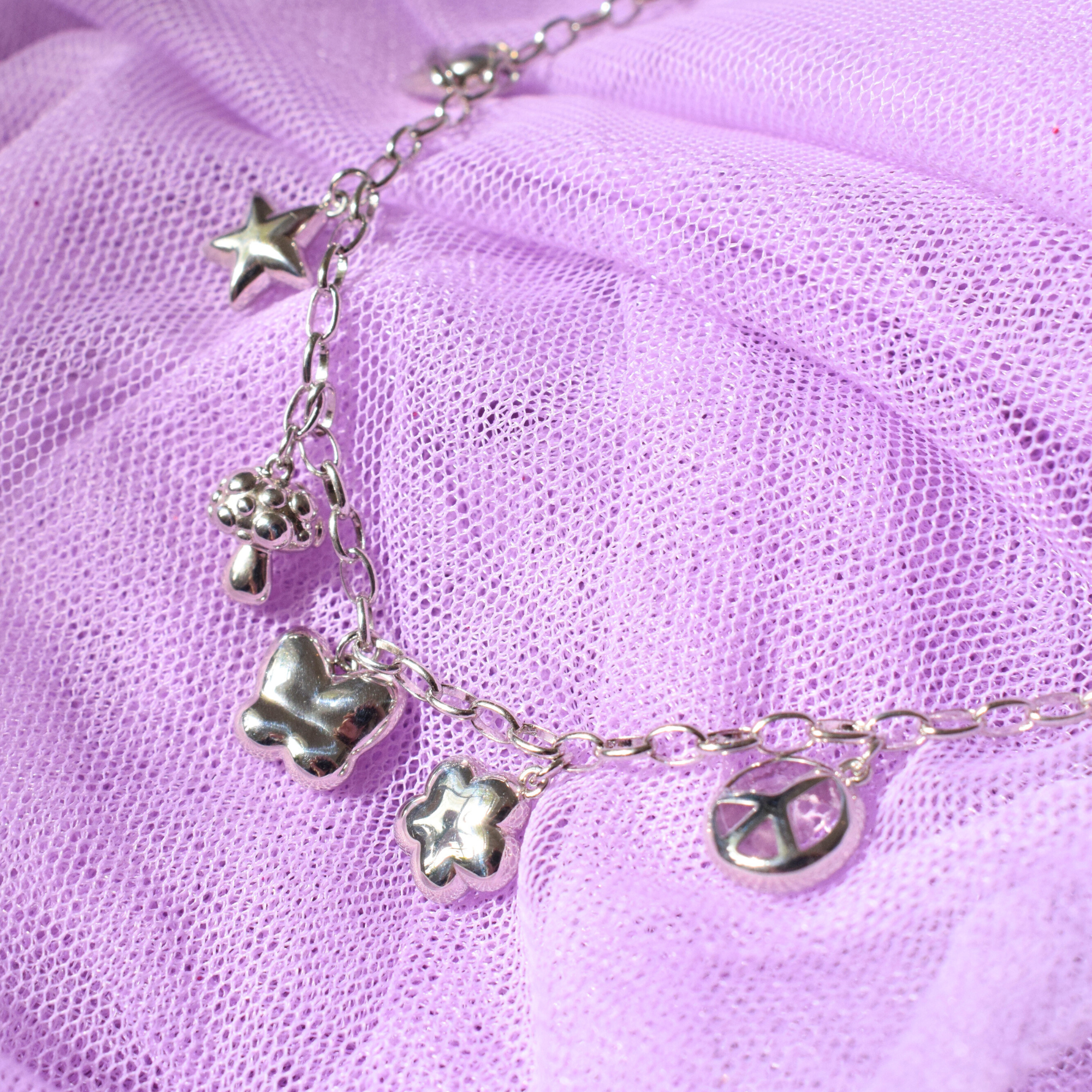 Queen of Charms Necklace Silver