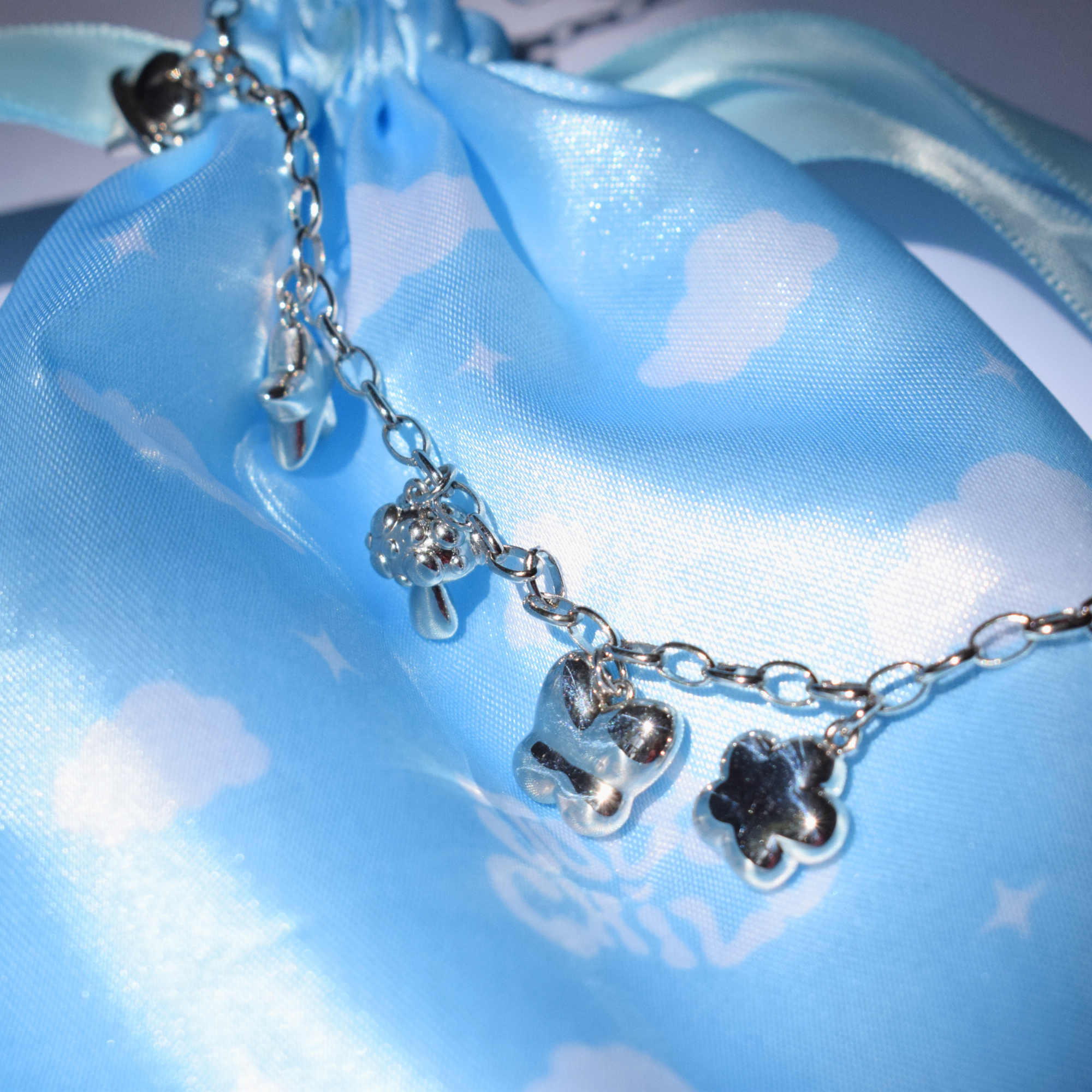 Queen of Charms Necklace Silver