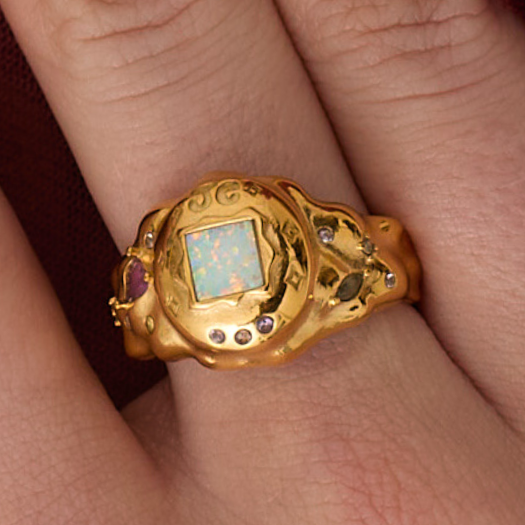 Tamagotchii Ring Gold