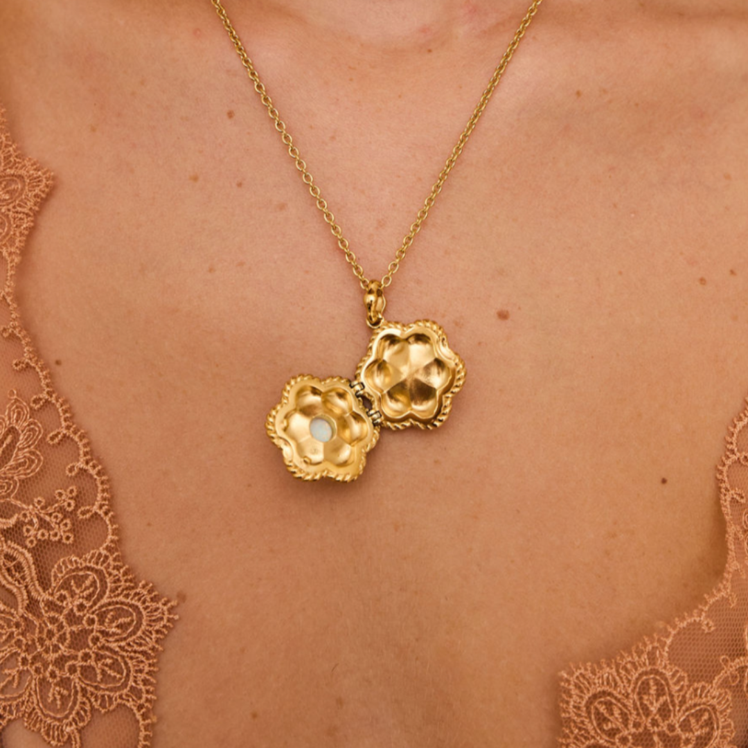 In Bloom Locket Necklace Gold