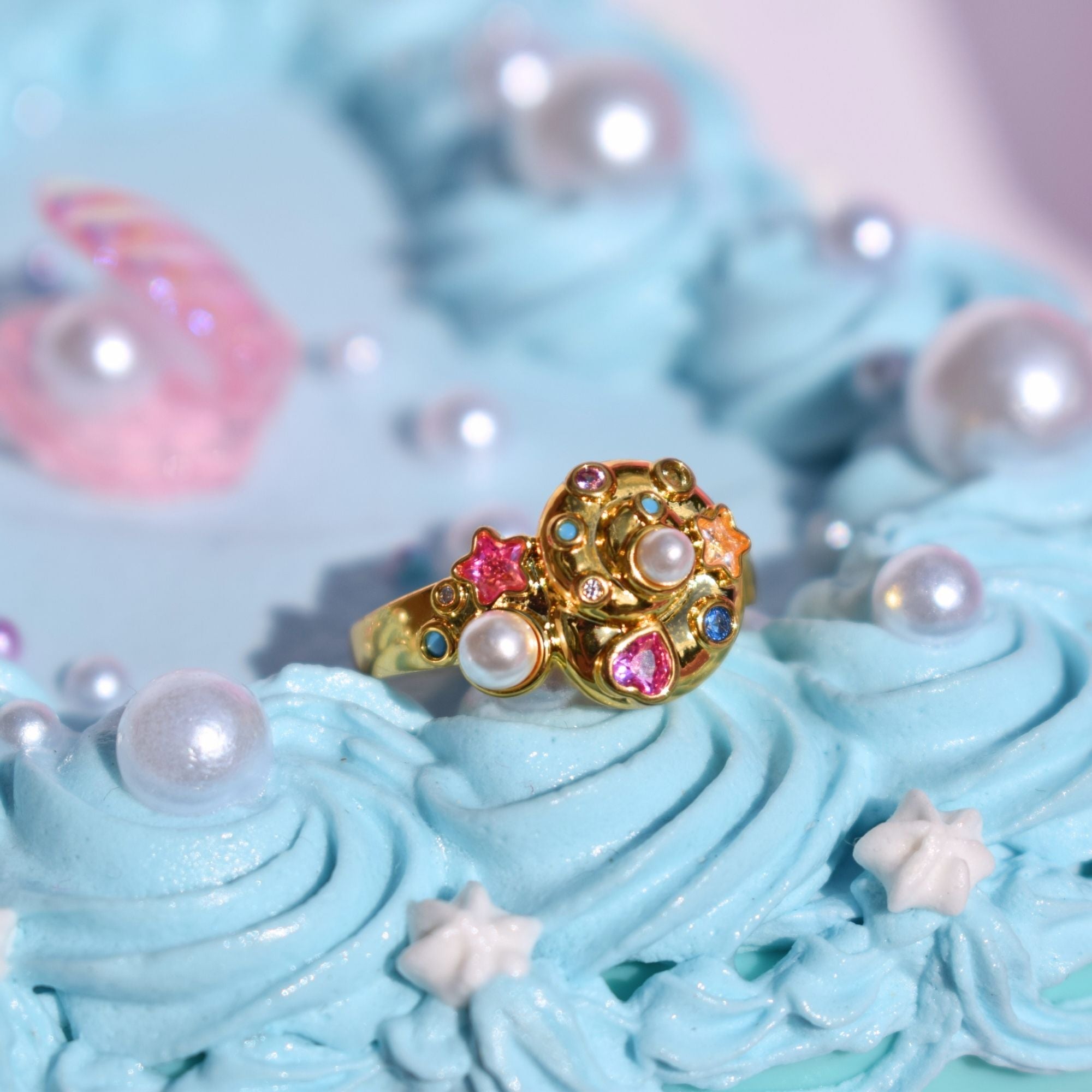 Swirly Pearly Shell Gold Ring
