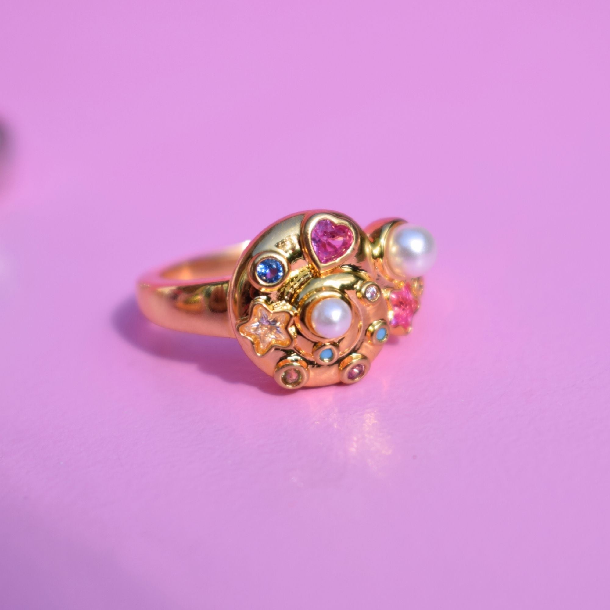 Swirly Pearly Shell Gold Ring