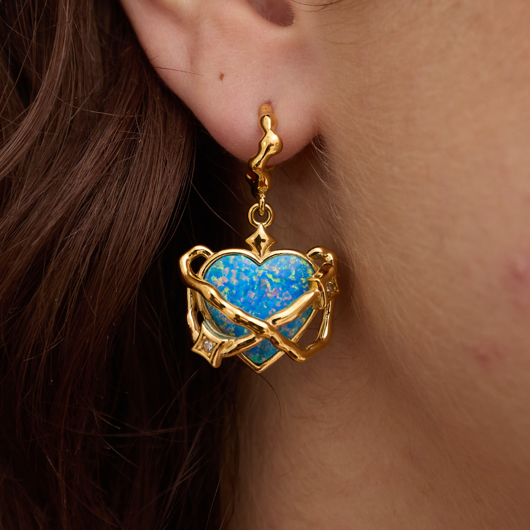 Heart in Orbit Earring Gold