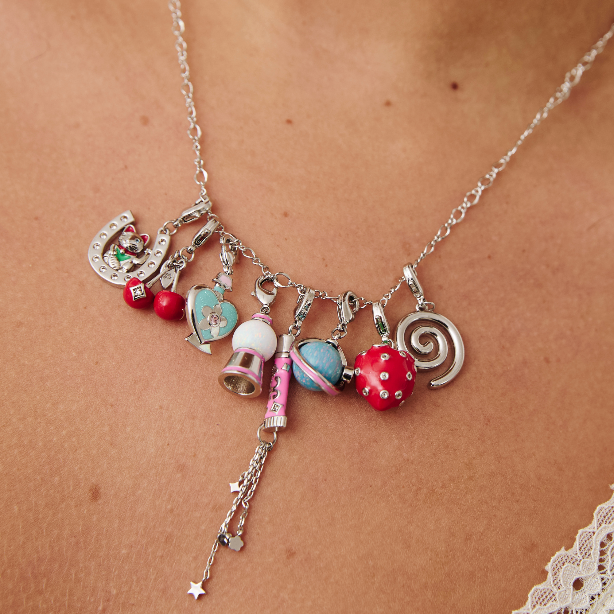 Hot gloss-ip Charm Silver