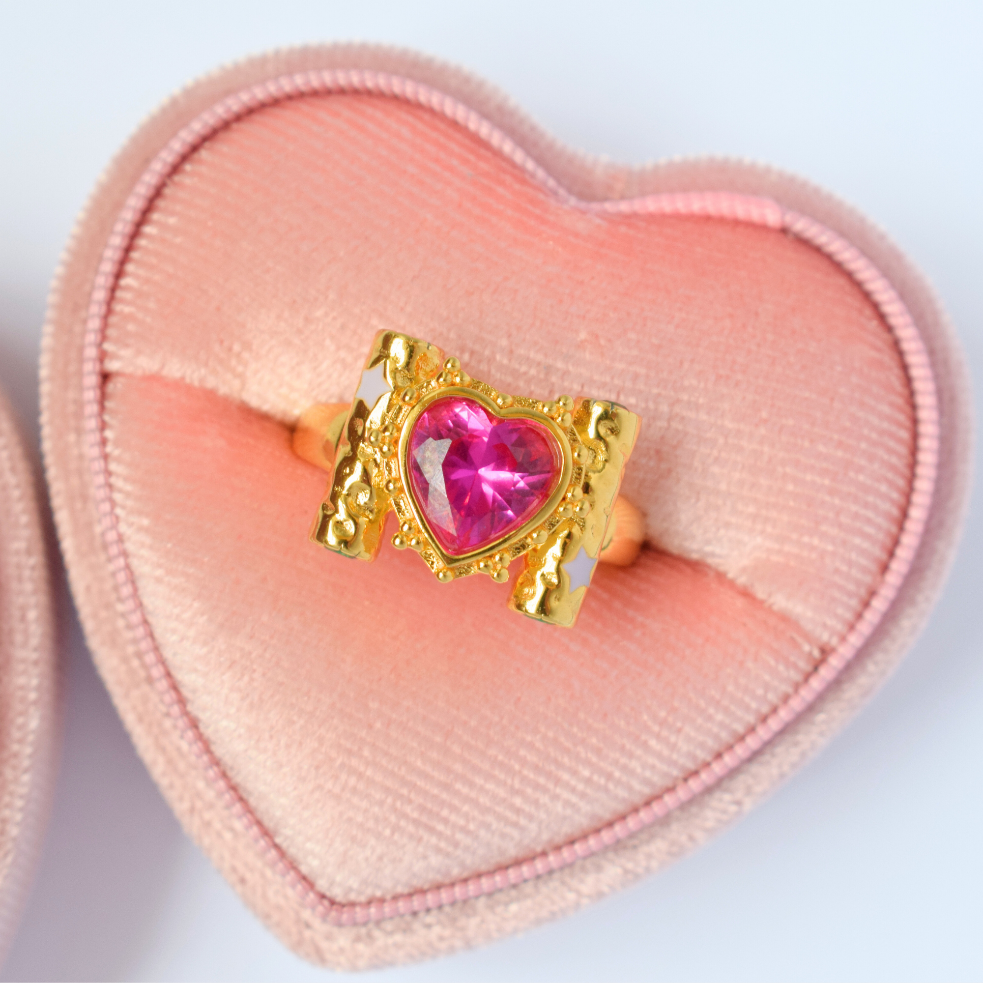 Pillar of Love Ring Gold