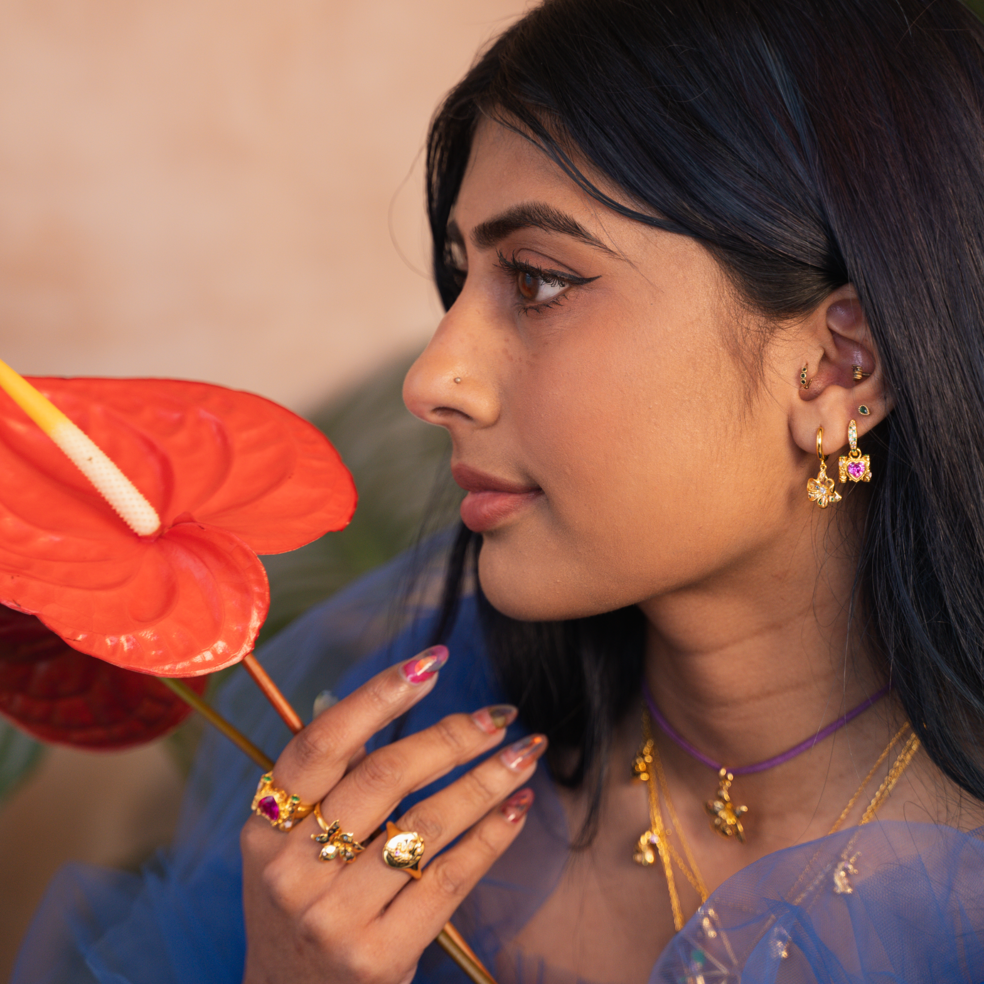 Pillar of Love Earrings Gold