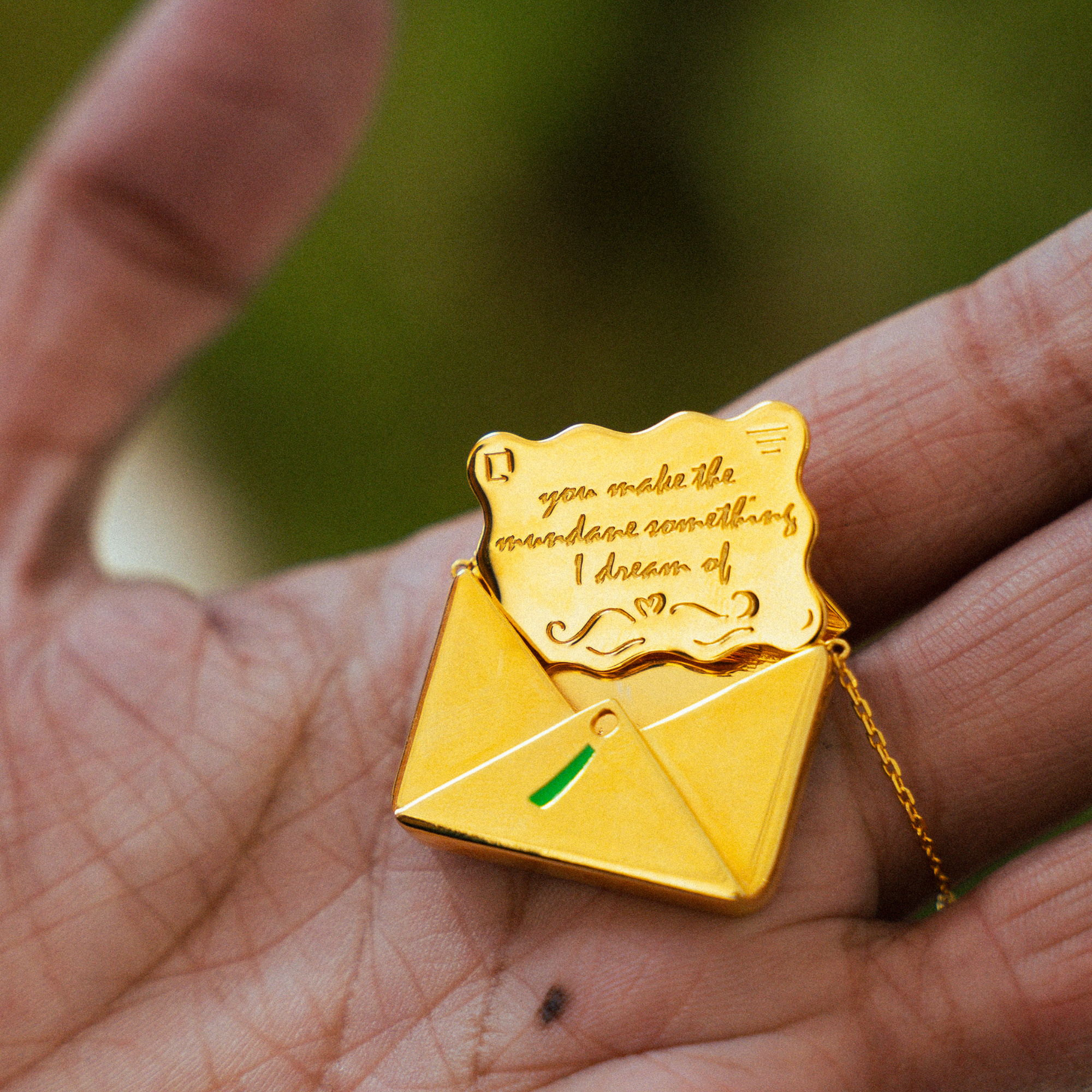 Lovers Token Necklace Gold