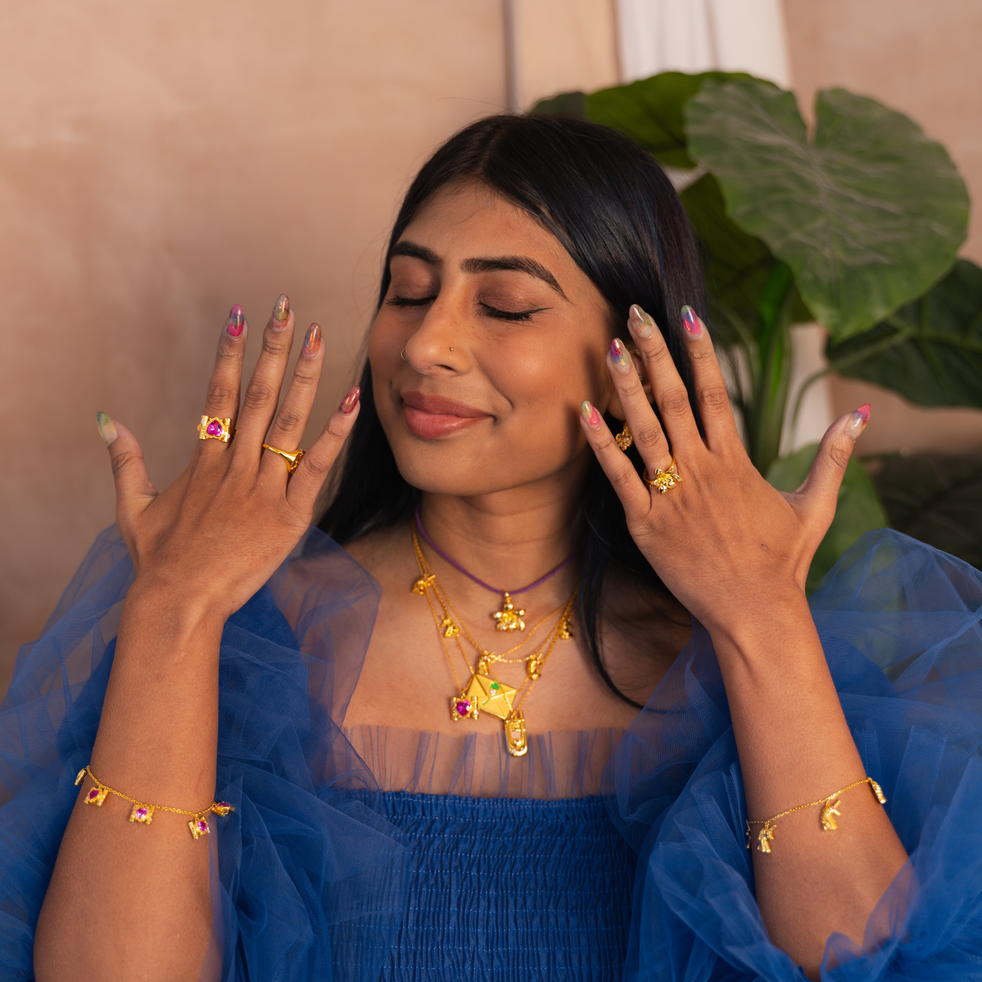 Lovers Token Necklace Gold