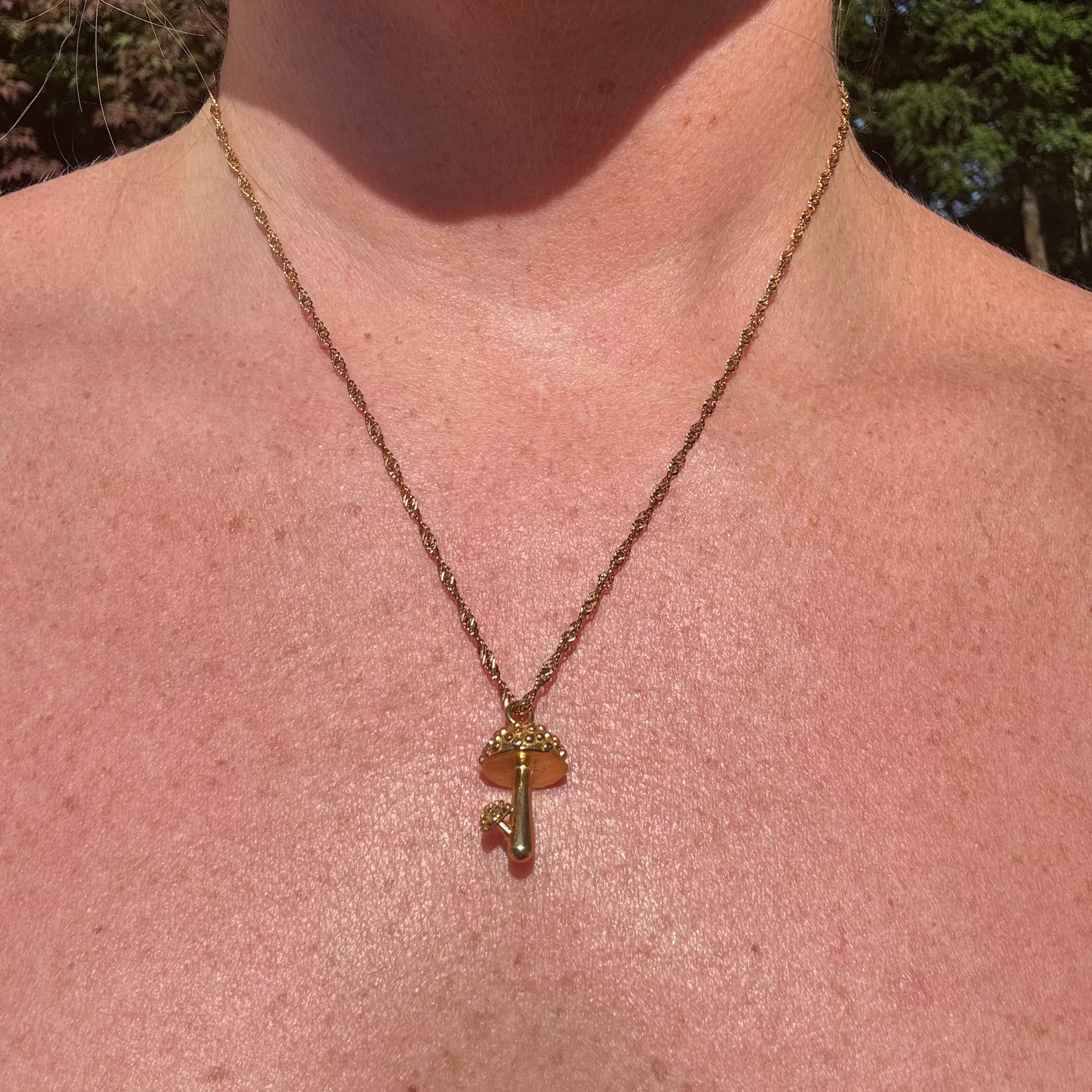 Shroomling Necklace Gold