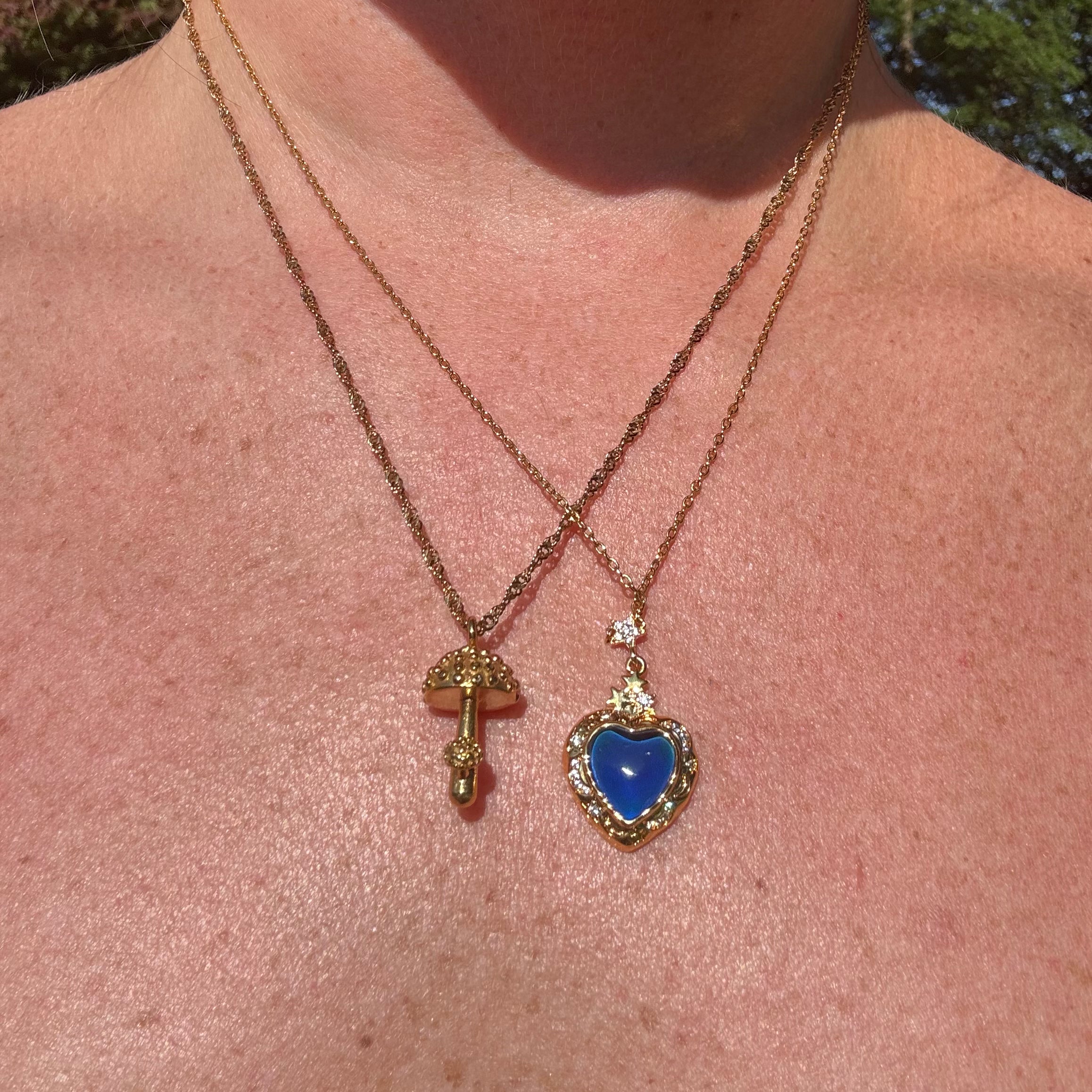 Shroomling Necklace Gold