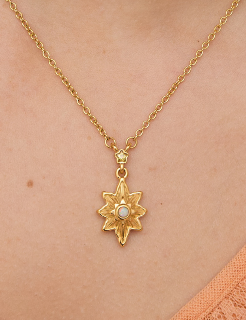 North Star Necklace Gold