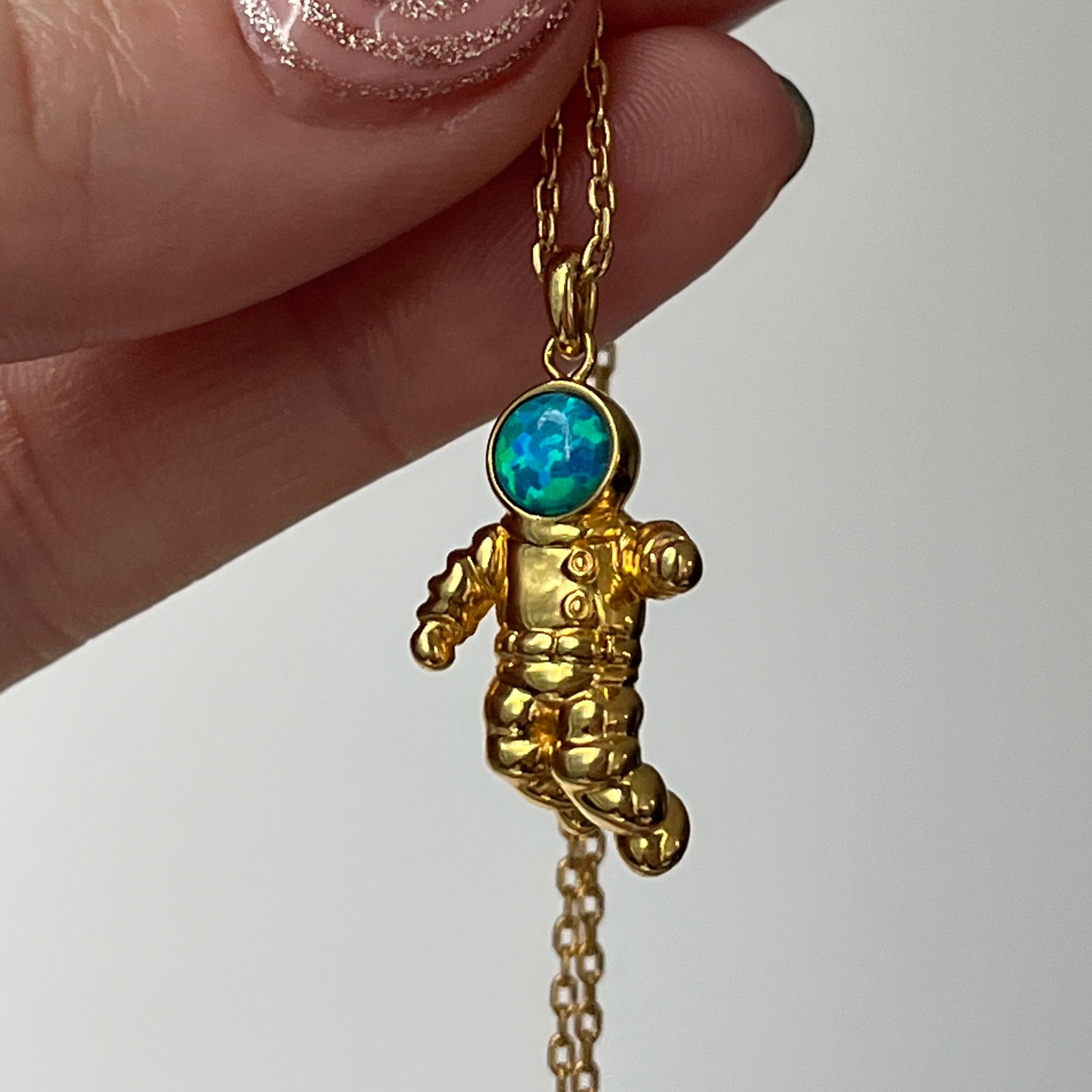 Astrogal Necklace Gold