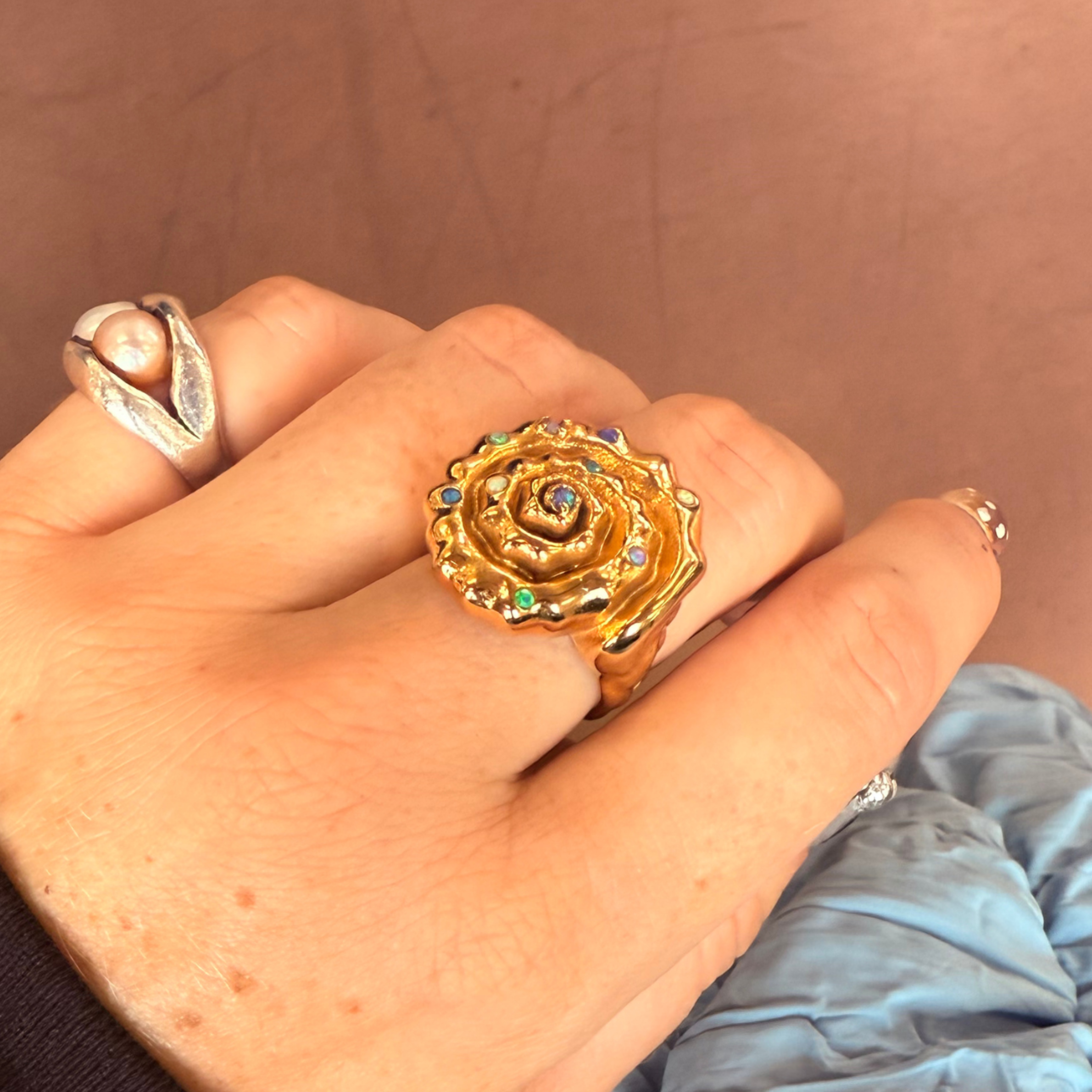 Spirals Shell Ring Gold