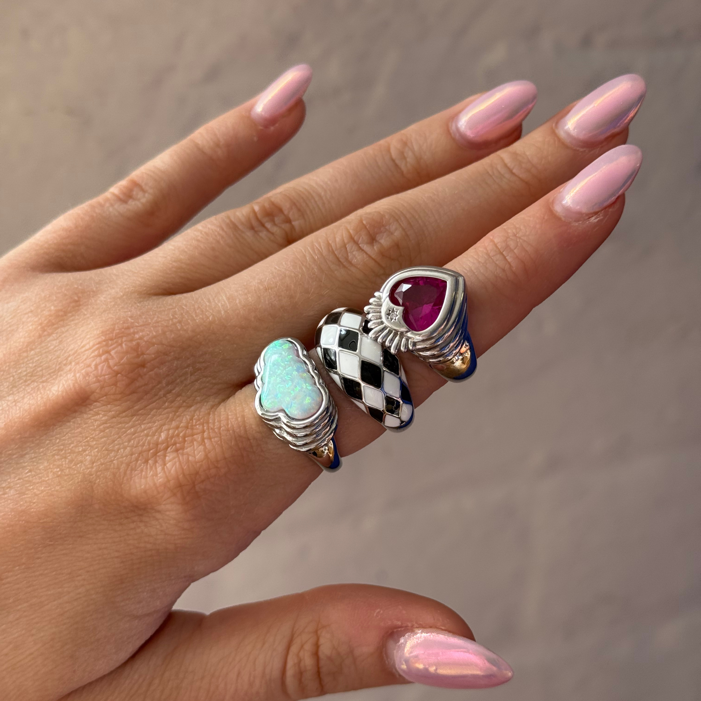 Queen of Hearts Ring Silver