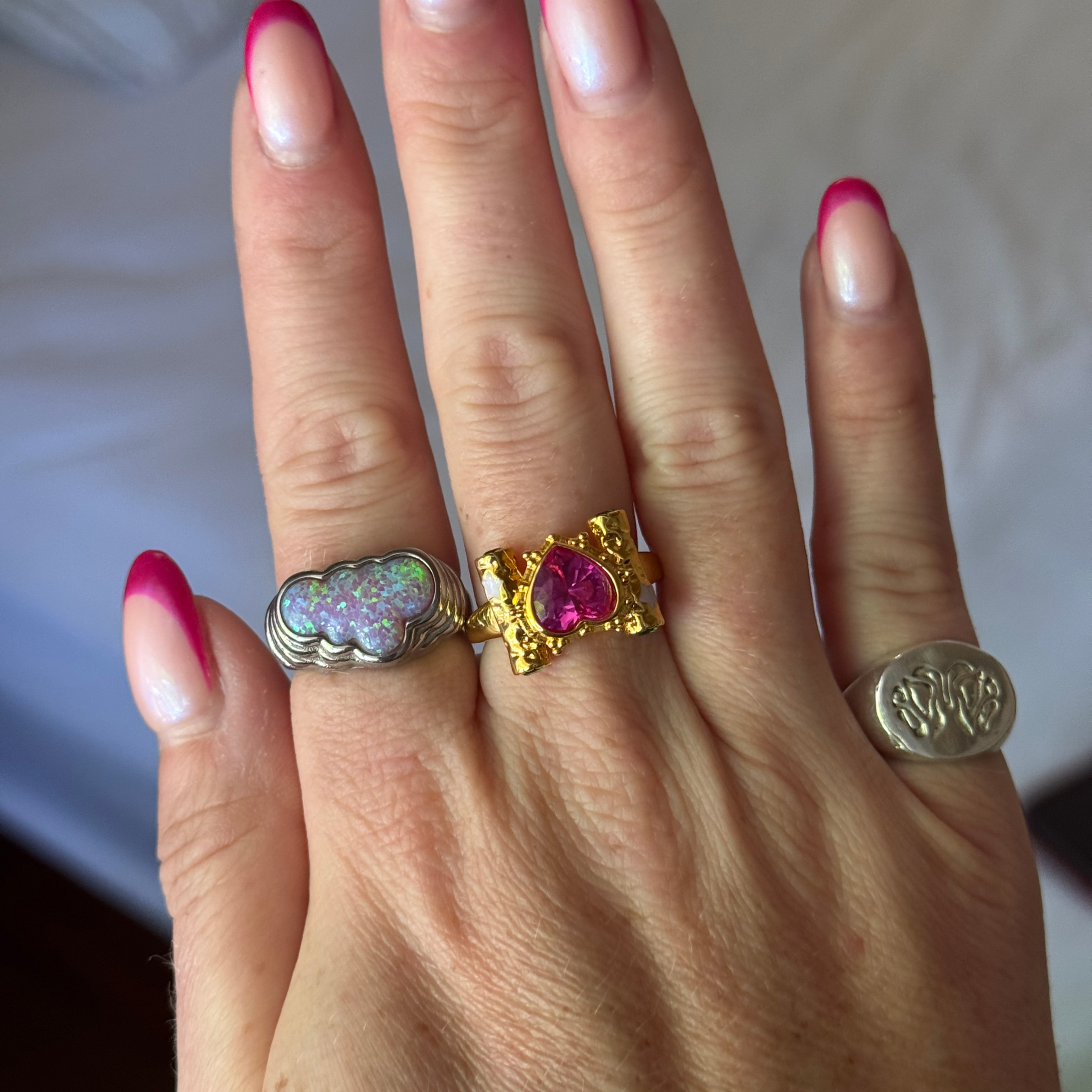 Pillar of Love Ring Gold