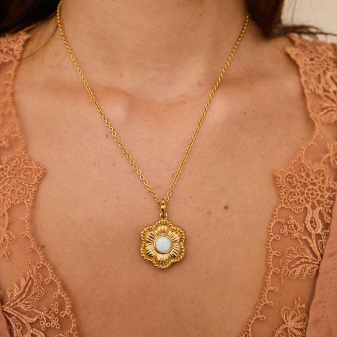 In Bloom Locket Necklace Gold