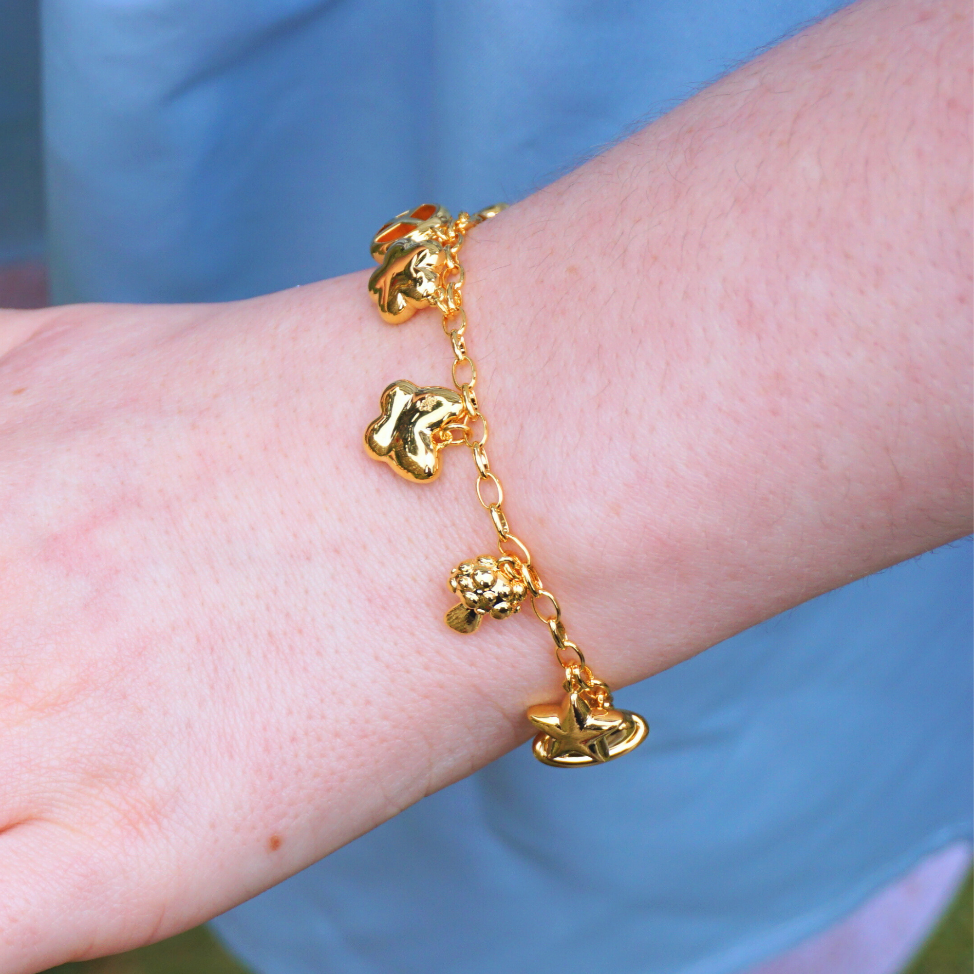 Queen of Charms Bracelet Gold