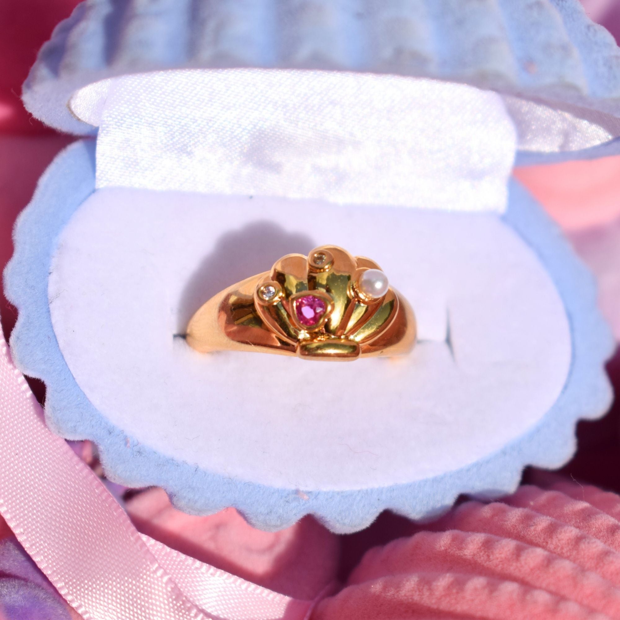 Love Pearls Shell Gold Ring