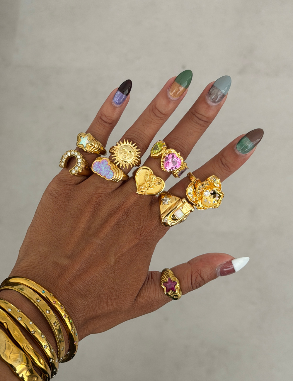 Sol Ring Gold and Exclusive Sticker Sheet