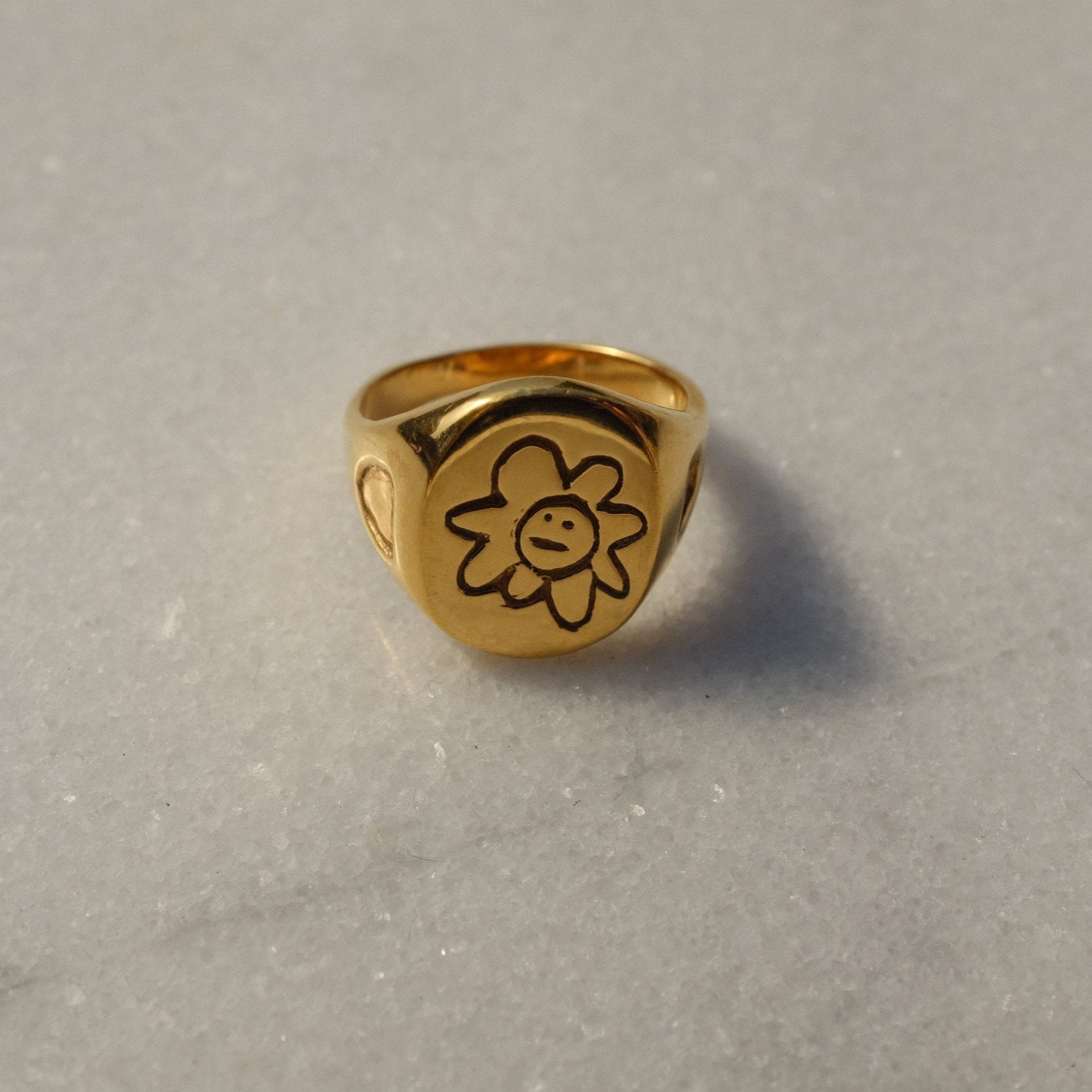 Indifferent Daisy Gold