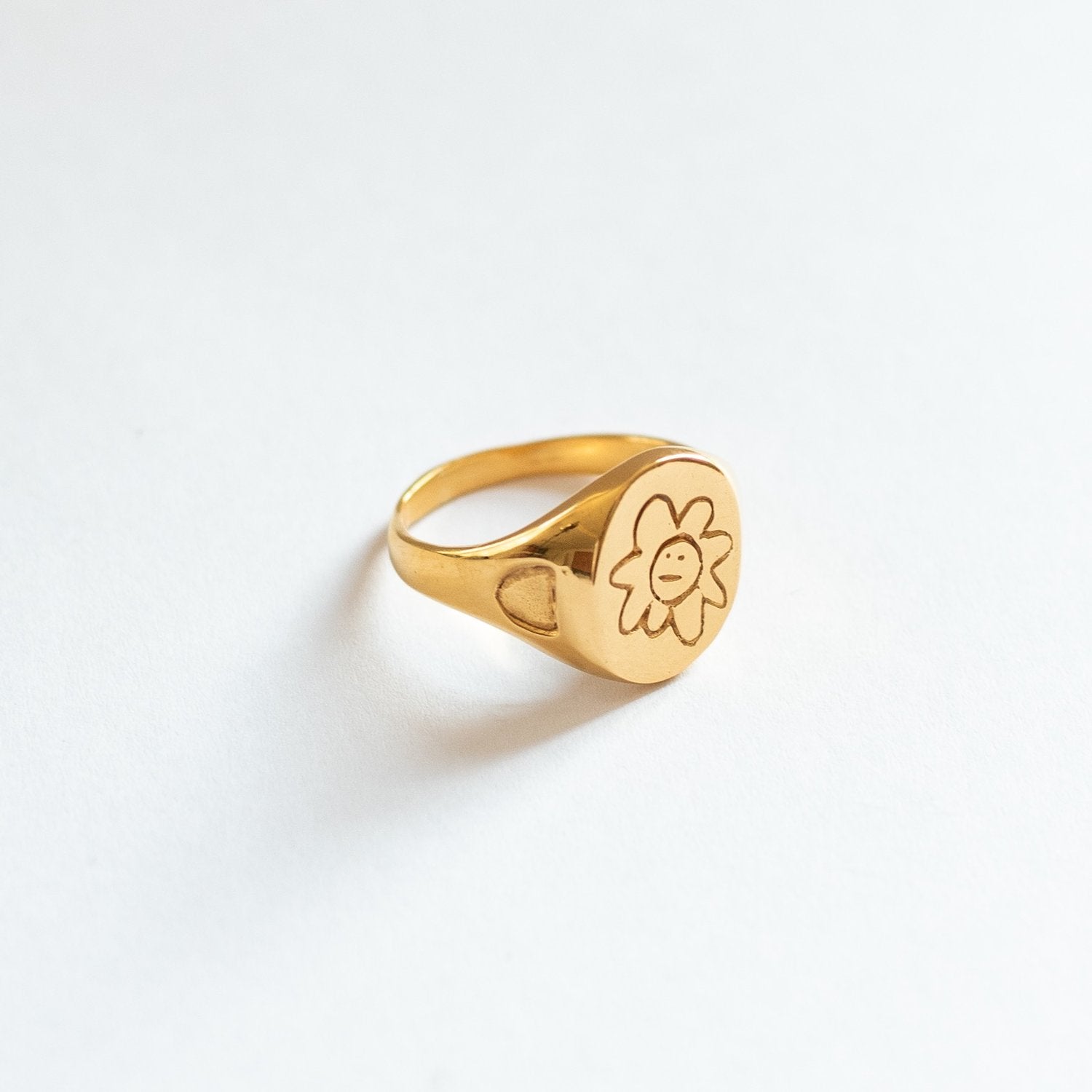 Indifferent Daisy Gold