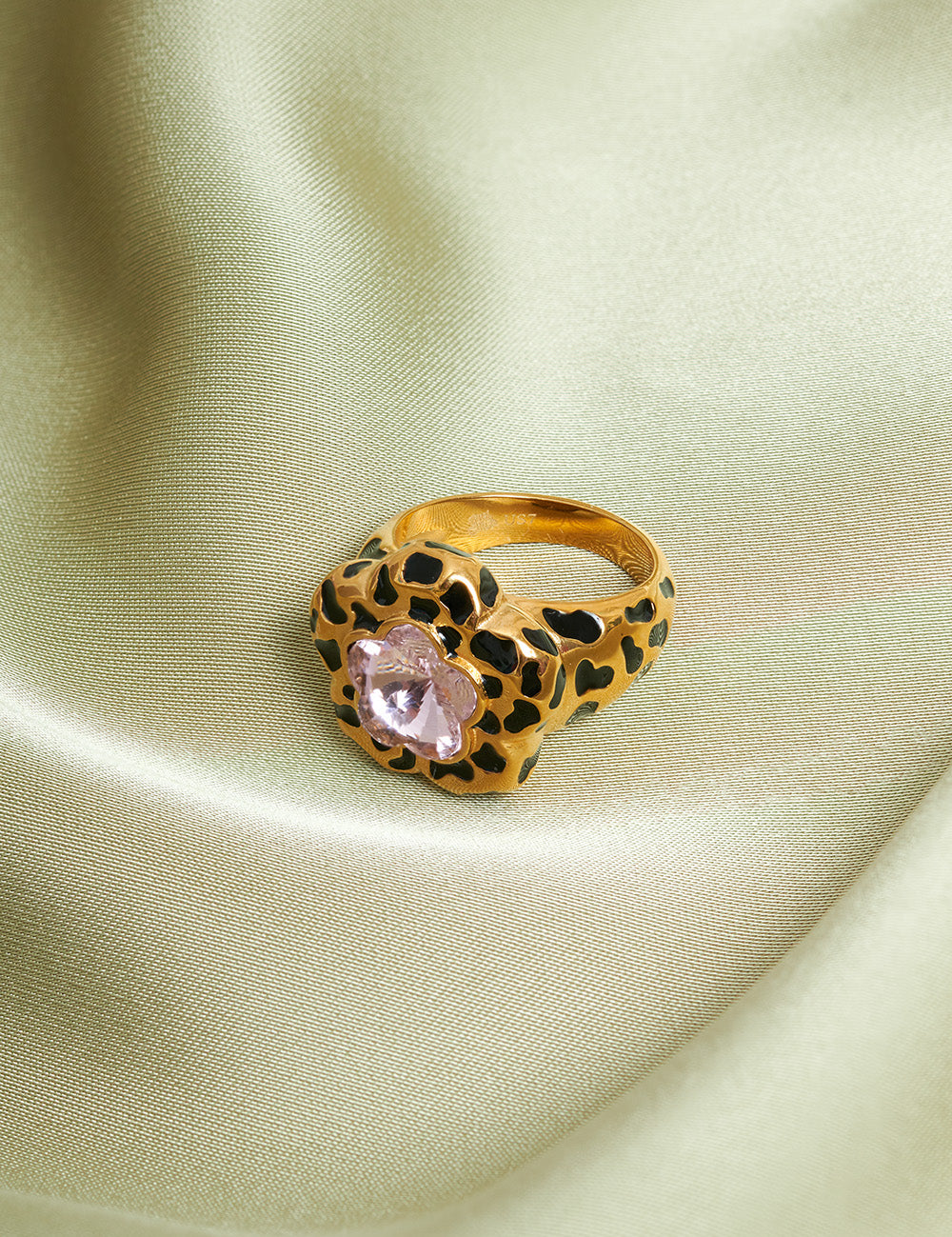 Daisy Moo Ring