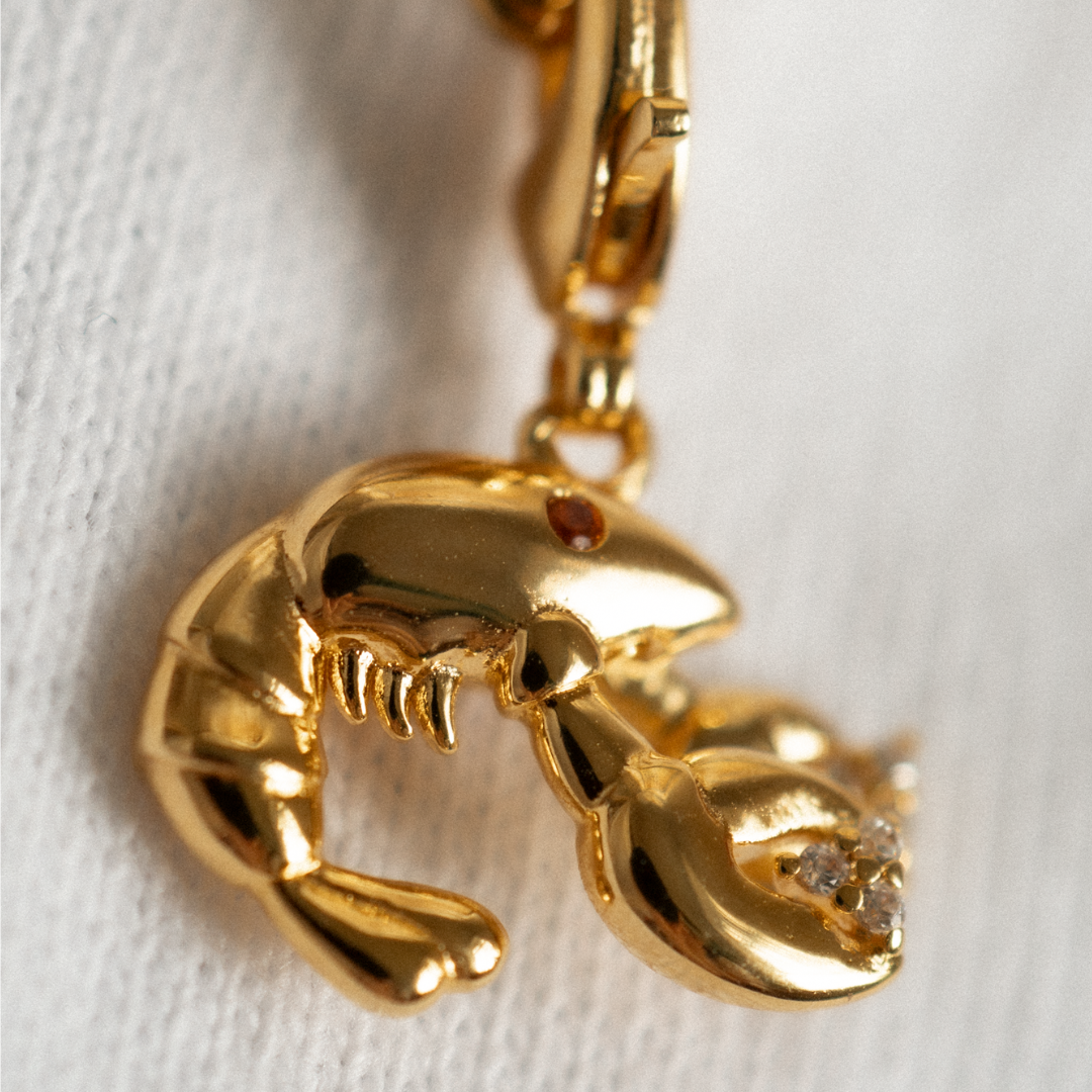 In a Pinch Charm Gold