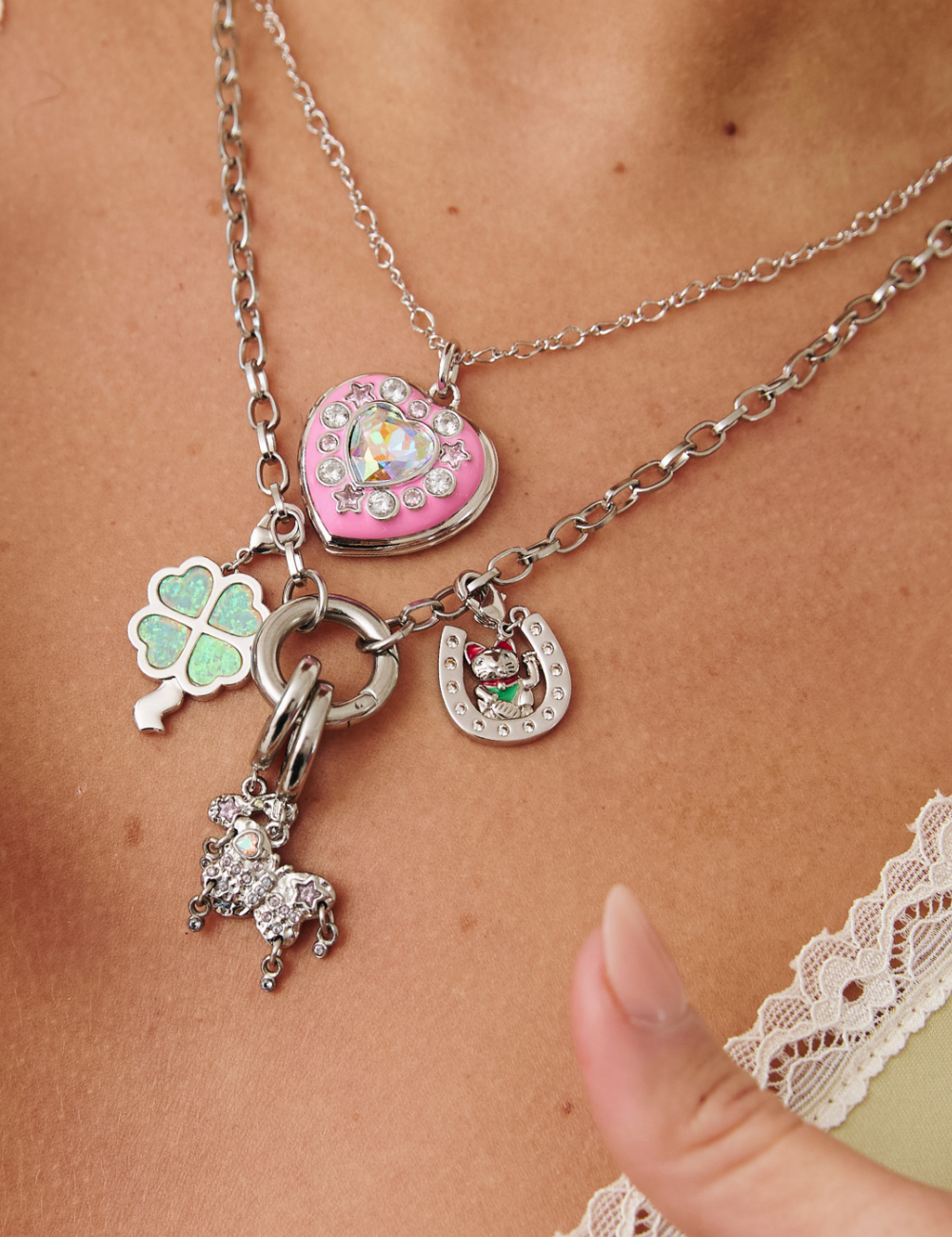 LuckyNekoSilver_Charm_JulyChild_2.png