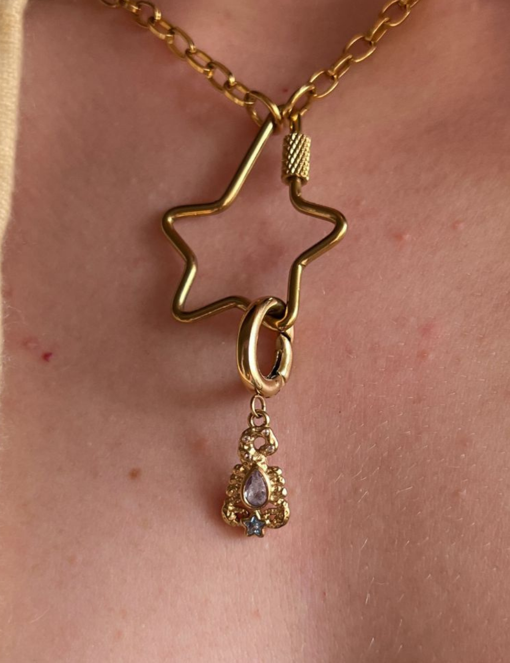 ScorpioGold_Charm_JulyChild_1_2.png