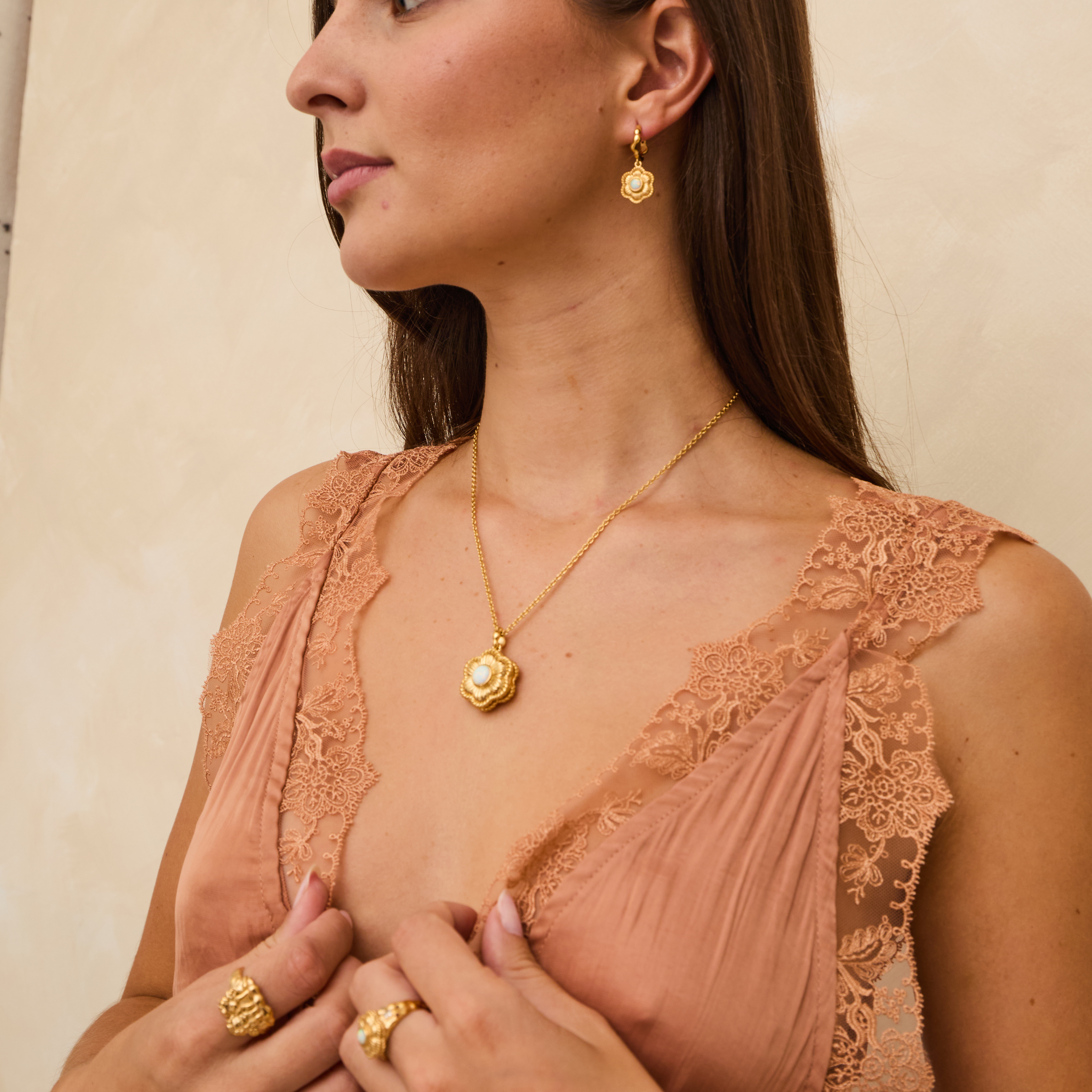 In Bloom Locket Necklace Gold