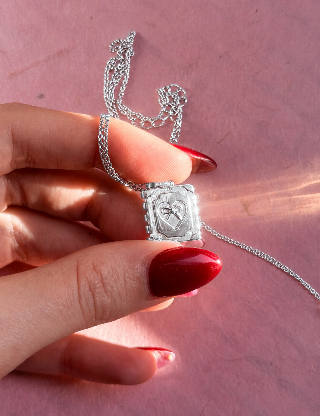 The Journal Necklace Silver | Martina Calvi x July Child
